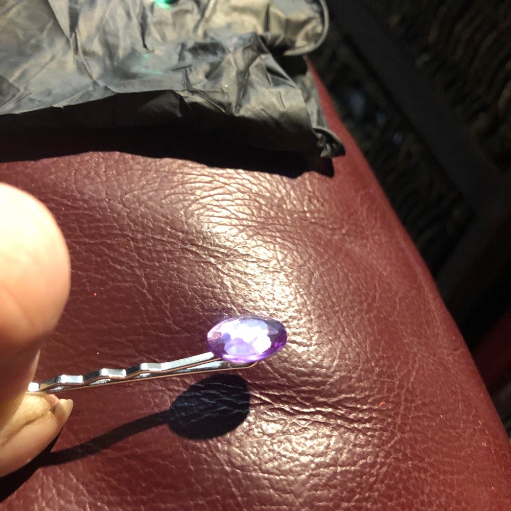 Large Rhinestone Bobby hair pins - Picture 6 of 7